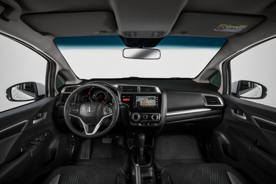 Торпедо Honda WR-V 2017 года  (фото 4 из 35)